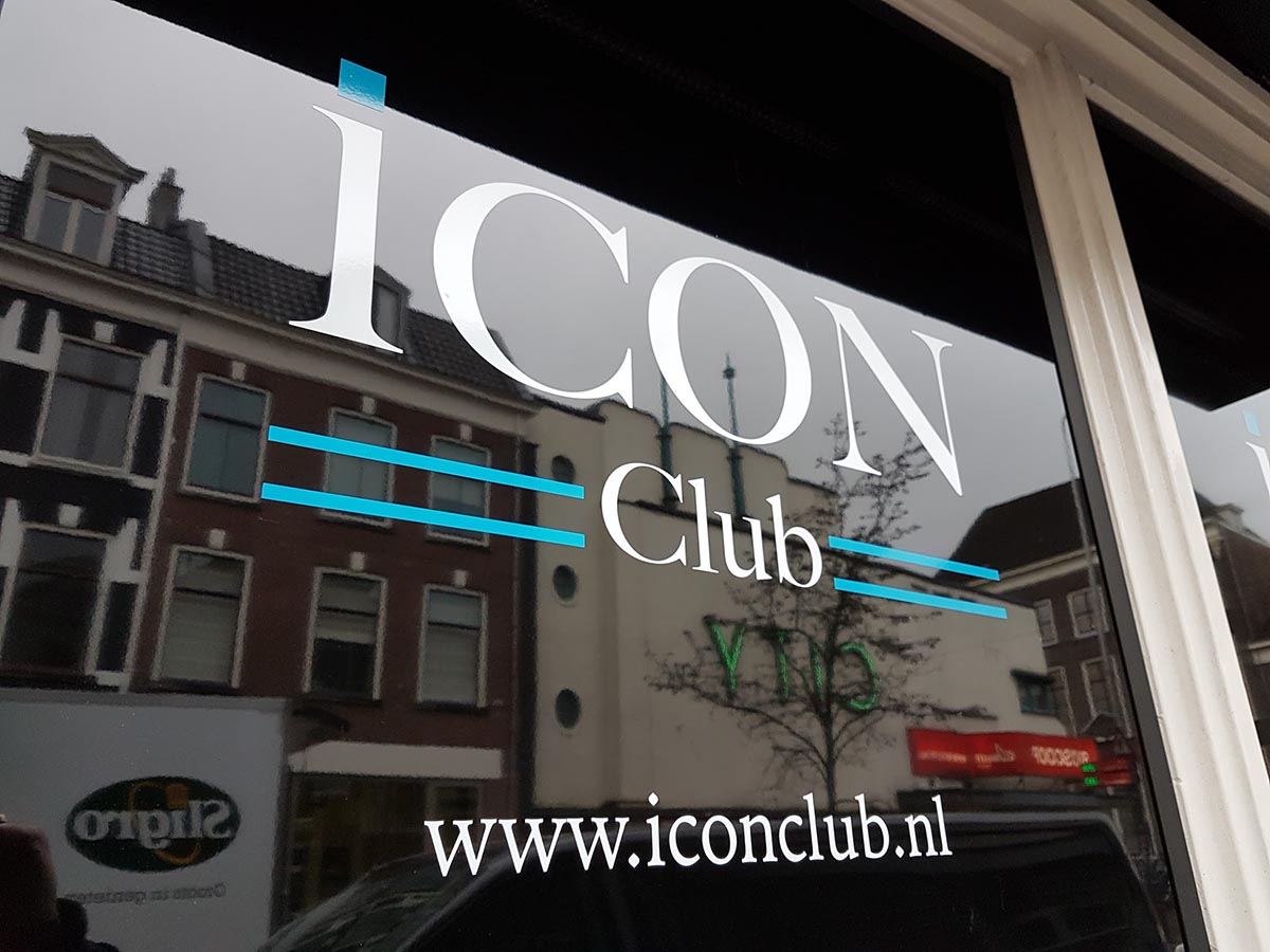 logo op ramen belettering utrecht