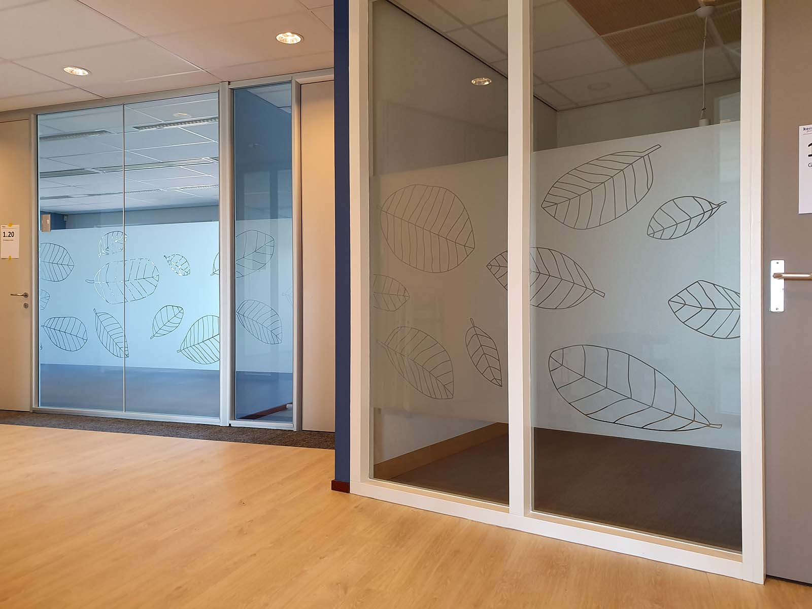 zandstraalfolie op kantoor
