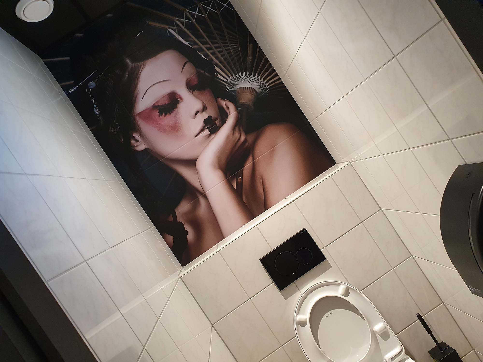 Tegelfolie met fotoprint - folie met print welke rechtstreeks op bestaande tegelwanden wordt aangebracht