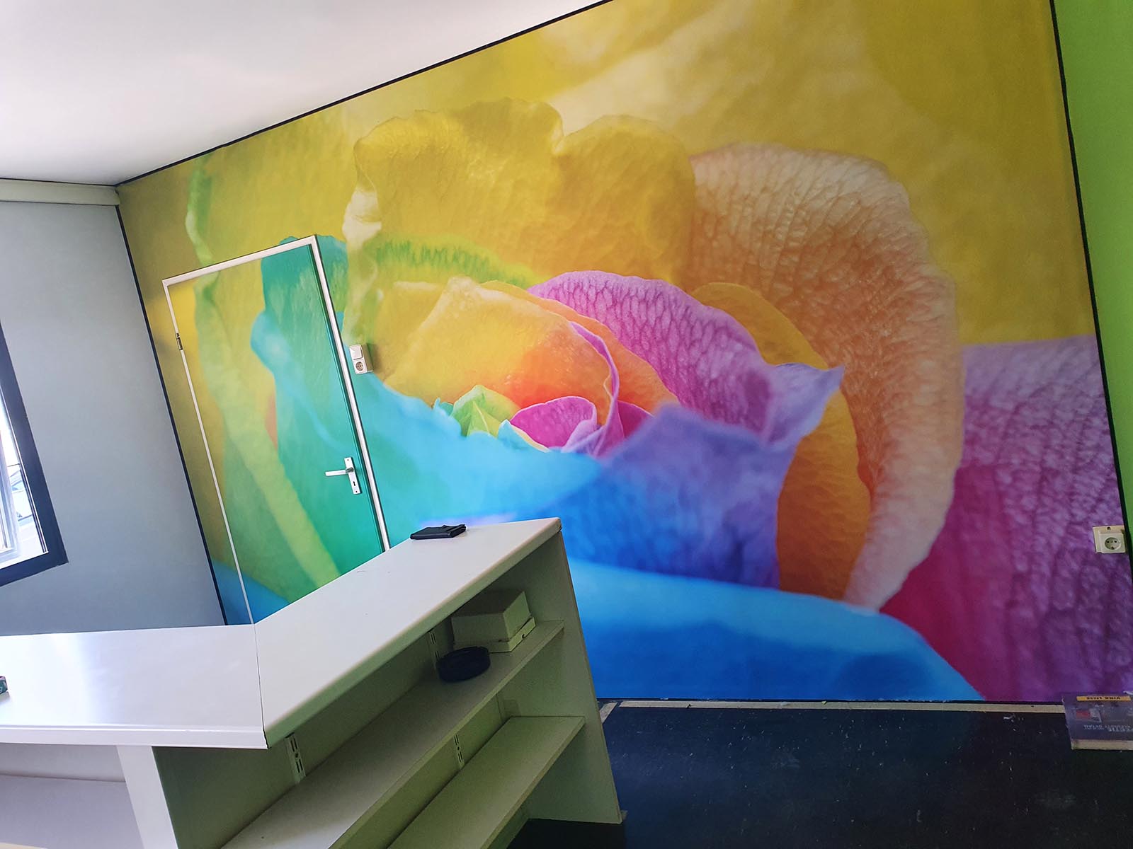 Interieur wrap - doorlopende fotoprint over deur en wand