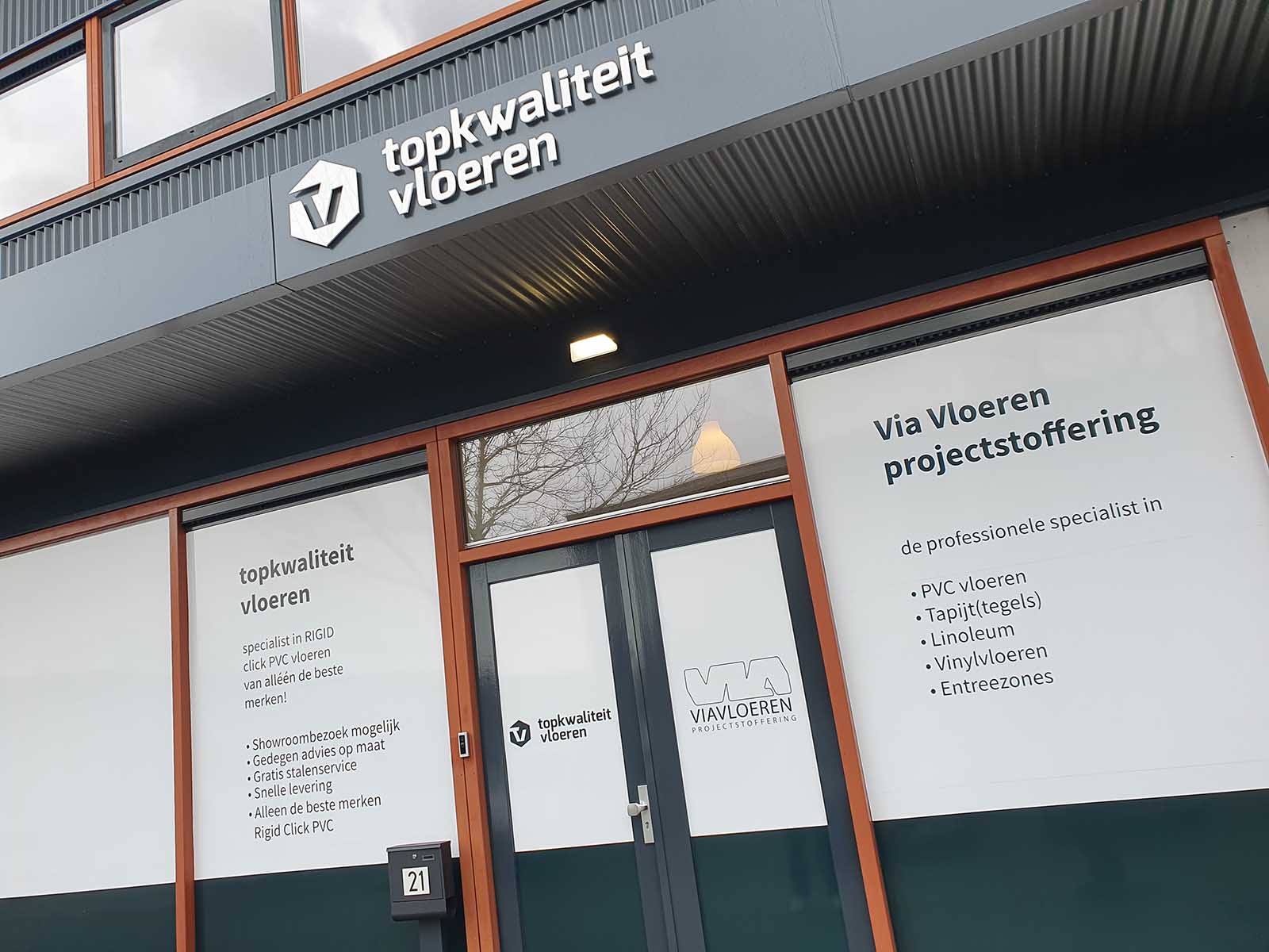 Hoge kwaliteit raambestickering met duurzame beschermlaag