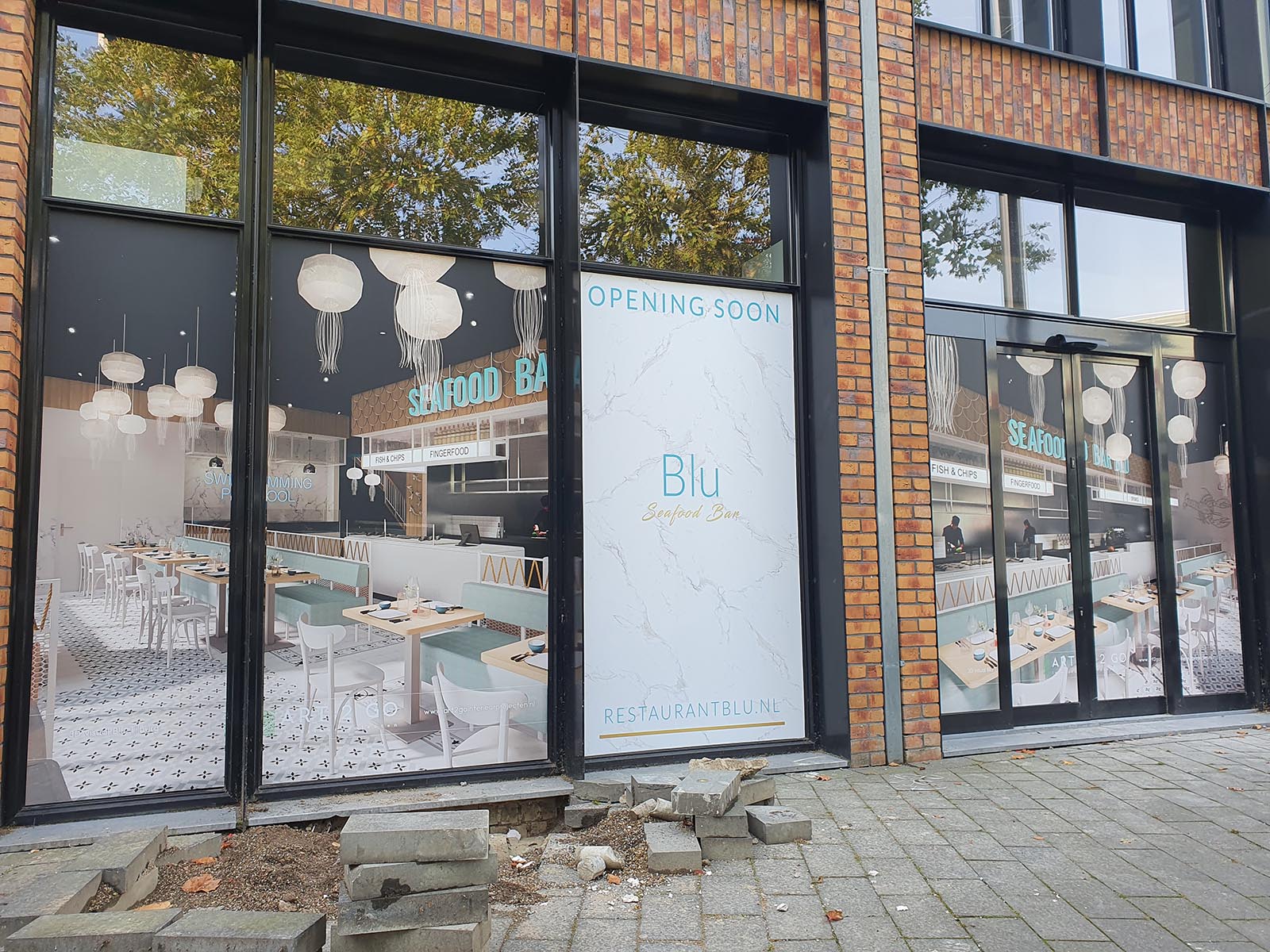 Temporary windowdressing bij leegstand, verbouwing of renovatie is een mooie en voordelige manier om sfeer te creëren of om de aandacht van potentiële klanten te trekken